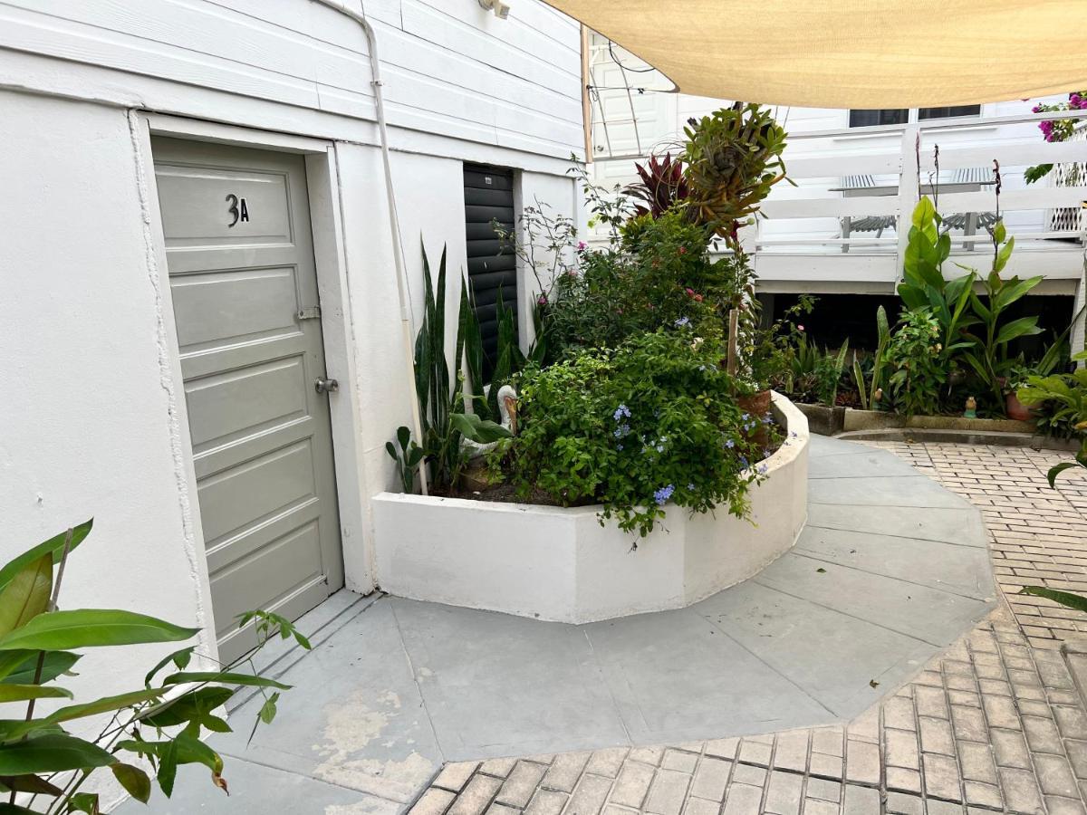 Blue Wave Guest House Caye Caulker Exterior foto