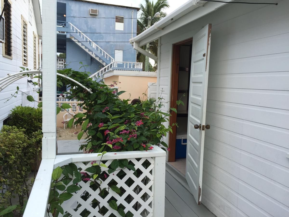 Blue Wave Guest House Caye Caulker Exterior foto