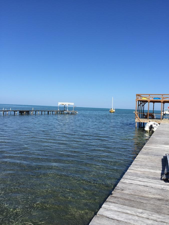 Blue Wave Guest House Caye Caulker Exterior foto