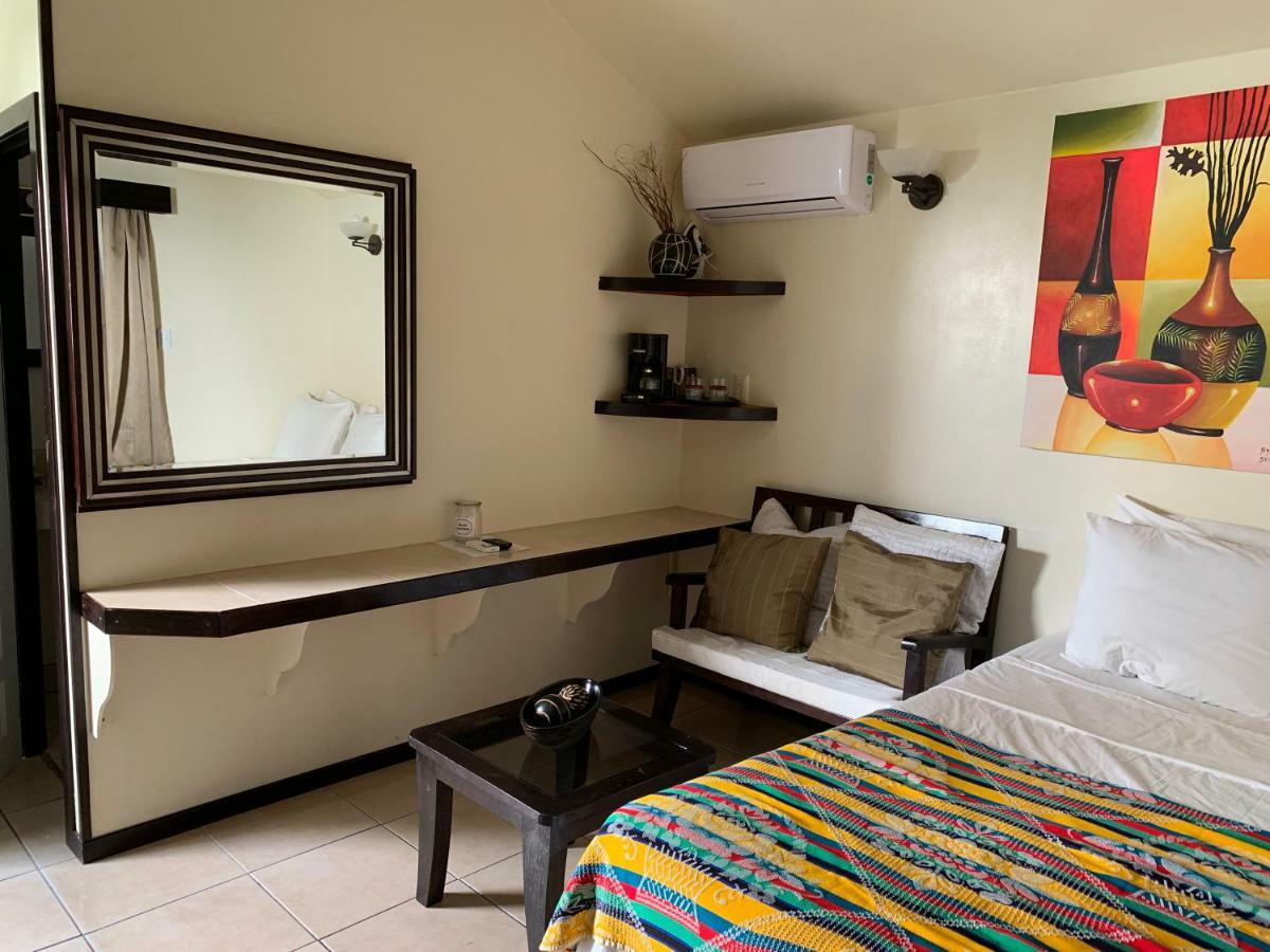 Blue Wave Guest House Caye Caulker Exterior foto