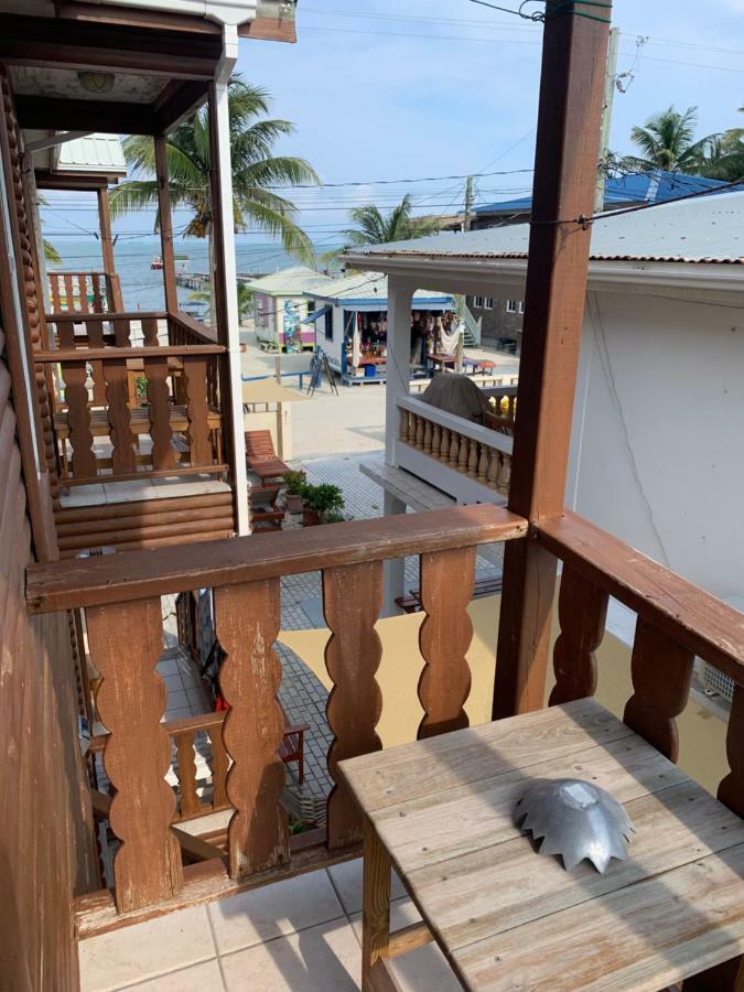 Blue Wave Guest House Caye Caulker Exterior foto