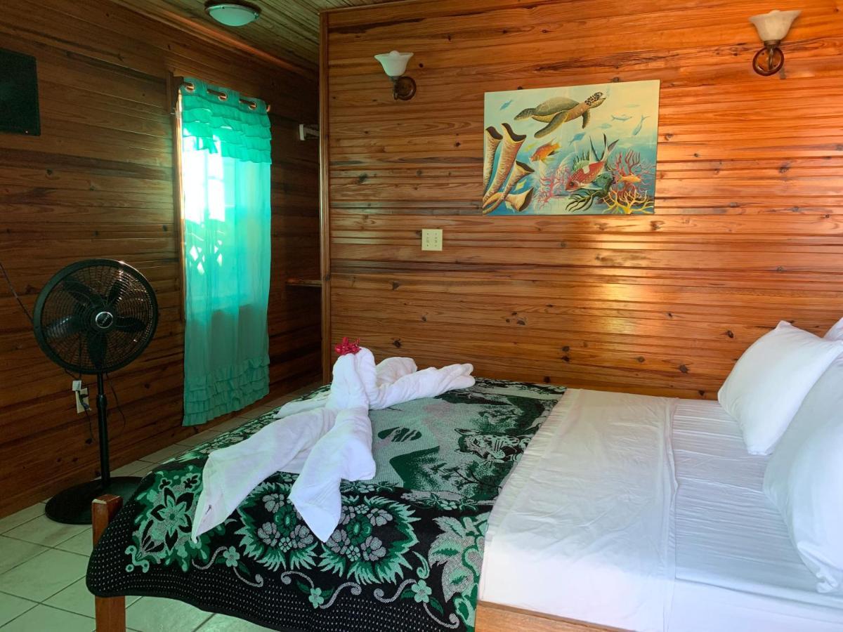 Blue Wave Guest House Caye Caulker Exterior foto
